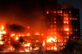 To było piekło - mówili strażacy o tragicznym pożarze w Walencji. Liczba ofiar może przekroczyć 20 osób. WIDEO
