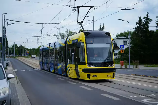 Przejazd tramwaju na ulicy Długiej potrafi wywołać spory hałaś