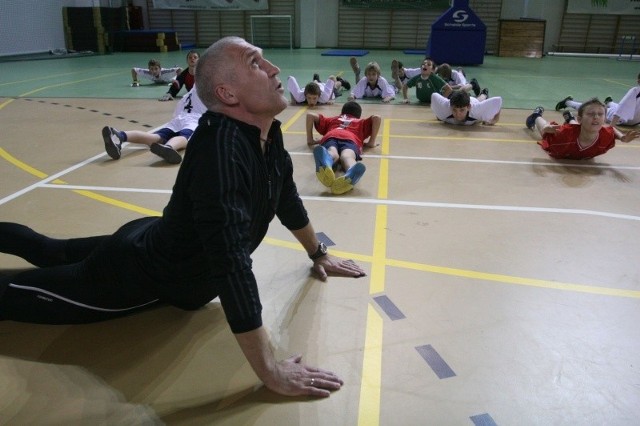 Na trening prowadzony przez Macieja Szczęsnego przyszło ponad 120 młodych osób, zarówno dziewczęta, jak i chłopcy.