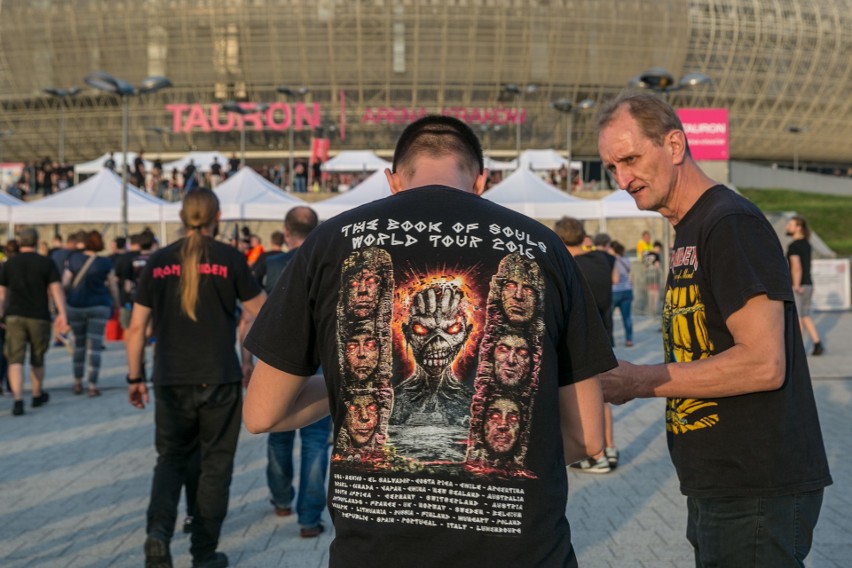 Kraków. Fani przed koncertem Iron Maiden w Tauron Arenie [ZDJĘCIA]