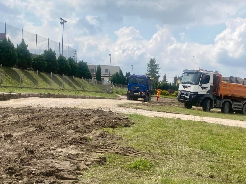 Trwają prace remontowe na drogach na terenie miasta i gminy Sędziszów. Zobacz gdzie i jak idą prace 