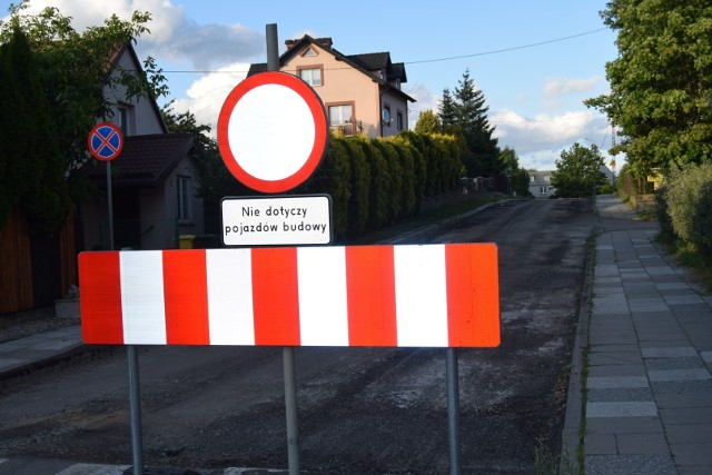 Wyruszając w trasę warto sprawdzić aktualne utrudnienia w ruchu. W Kościerzynie trwa remont ulic Kraszewskiego, Tetmajera, Konopnickiej i Brzechwy.