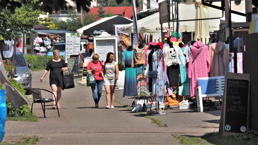 - Chodzi o nielegalną zabudowę, obiekty handlowe, stawiane...