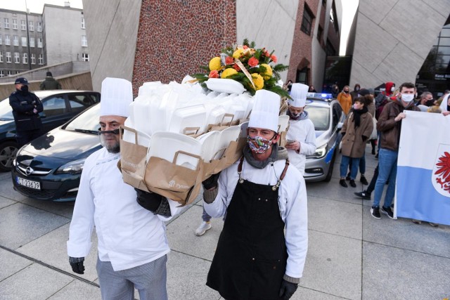 Protest branży gastronomicznej w Toruniu.