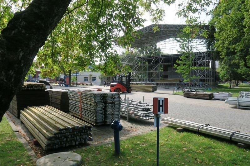 Na kampusie, gdzie odbędzie się koncert buduje się obecnie...