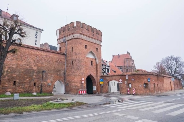 Toruń to miasto, przez które co roku przewija się wielu turystów. Jest tu mnóstwo ciekawych miejsc do zwiedzania. Zobaczcie co warto zobaczyć w Toruniu. Wybór zawsze będzie niepełny.>>>>>>>>>