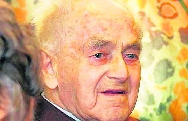 Józef Błaszczykowski, gdy miał 104 lata spotkał się z uczniami Szkoły Podstawowej w Parszowie, z władzami miasta i gminy Wąchock. Przy obiedzie jeszcze dowcipkował.