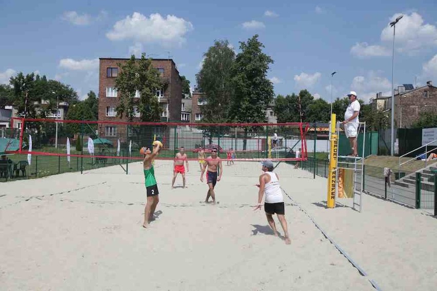 Siatkówka plażowa na stadionie Czarnych Sosnowiec
