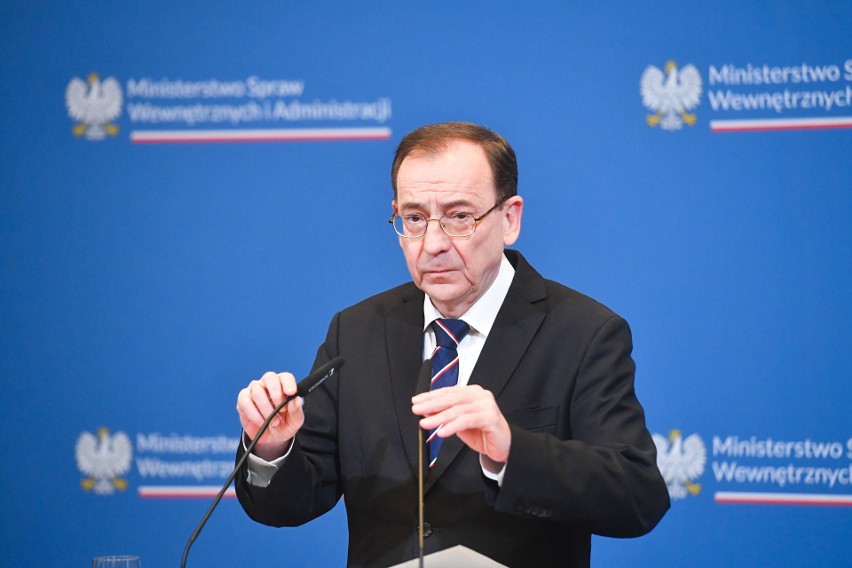 Mariusz Kamiński podczas dzisiejszej konferencji prasowej.