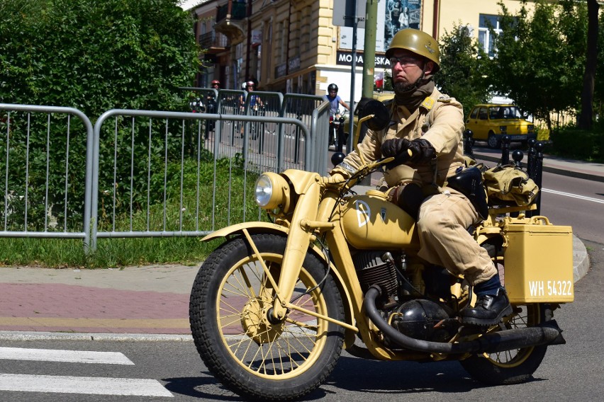 Trwa XXII Bieszczadzki Rajd Pojazdów Zabytkowych Klasycznych i Militarnych. Zobaczcie zdjęcia!