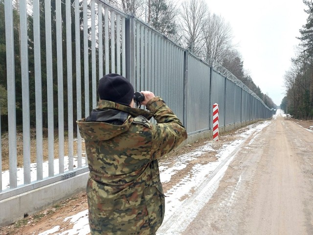 94 osoby próbowały w sobotę nielegalnie dostać się z Białorusi do Polski.