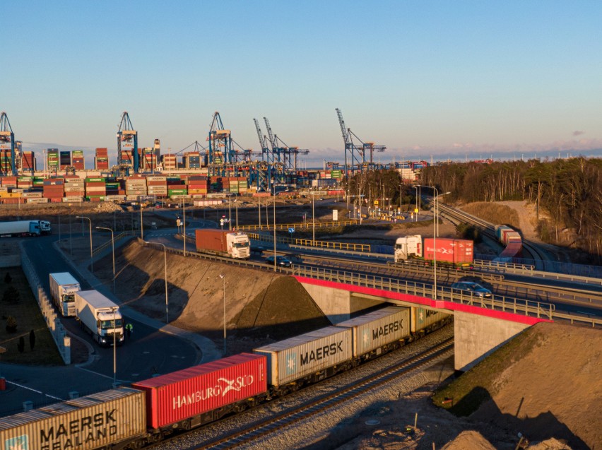 Wielkie inwestycje drogowo-kolejowe  w Porcie Gdańsk oficjalnie zakończone