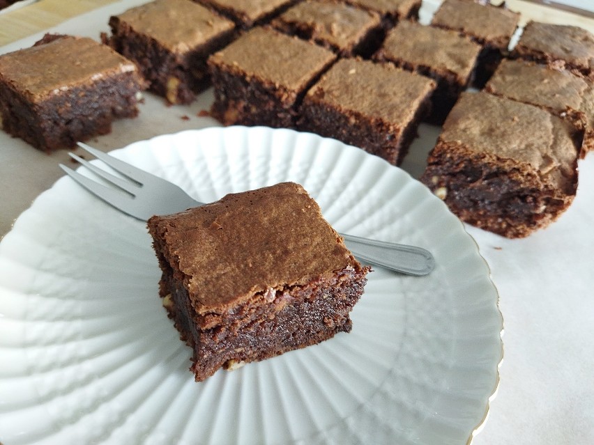 Brownie to przysmak kuchni amerykańskiej, który zyskał dużą...