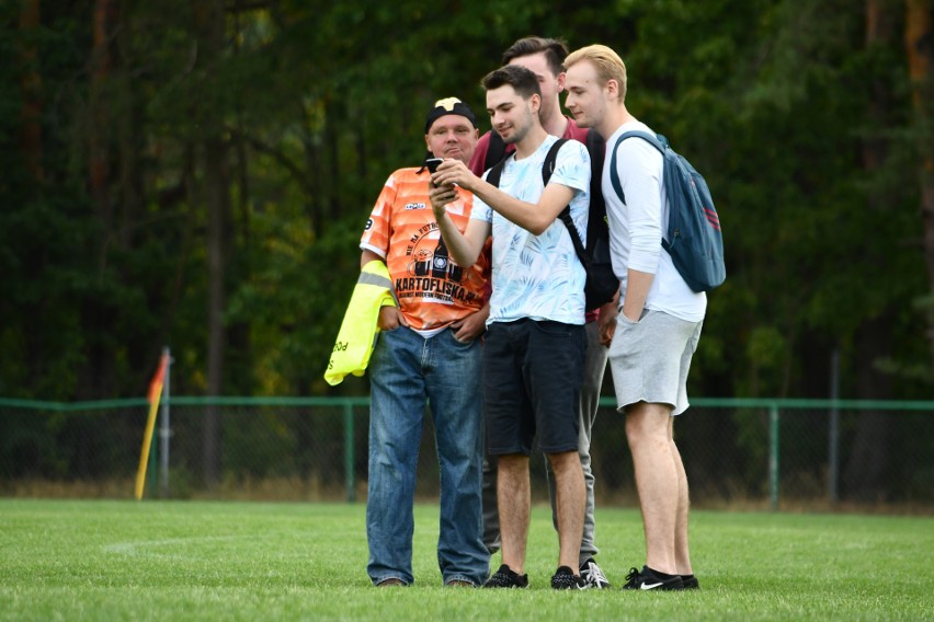 Okręgowy Puchar Polski. 16 drużyn, 8 meczów, 16 godzin Radości z futbolu