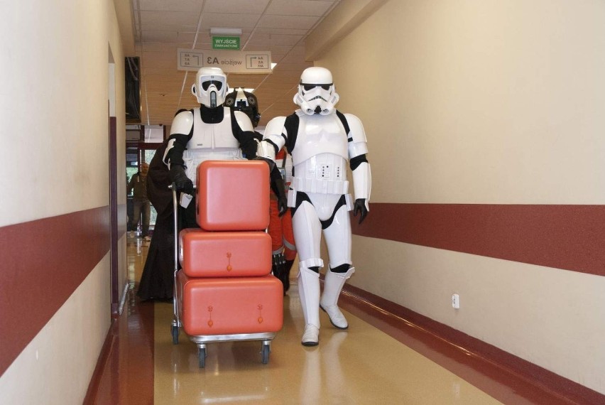 "Gwiezdne wojny" i bajkowóz w klinice na Szpitalnej