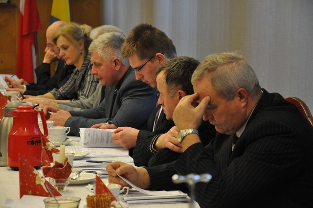 Radni gminy Dąbrowa jako pierwsi podjęli uchwałę  o zmianie liczby i granic okregów wyborczych.