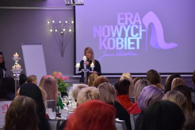 Akcja Szanuj Szafę. Era Nowych Kobiet w Białymstoku zbiera pieniądze na walkę z epidemią (ZDJĘCIA)