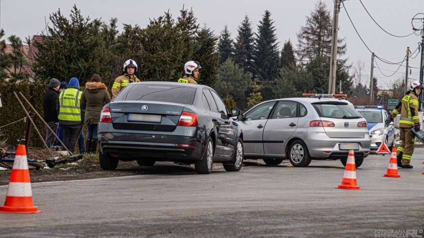 Wypadek w gminie Liszki. Zderzyły się trzy samochody. Były utrudnienia w ruchu