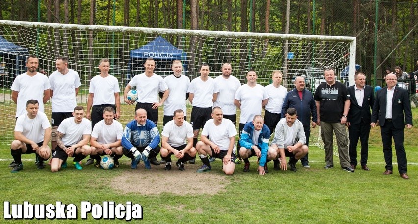 - W Żarach policjanci oraz sędziowie piłkarscy spotkali się...