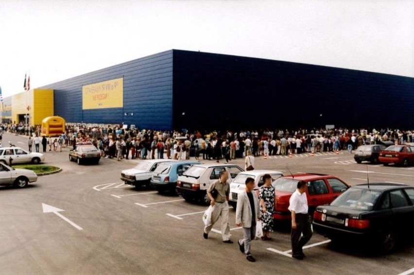 Tak budowano i otwierano sklep IKEA w Krakowie ponad 20 lat temu! [ARCHIWALNE ZDJĘCIA]