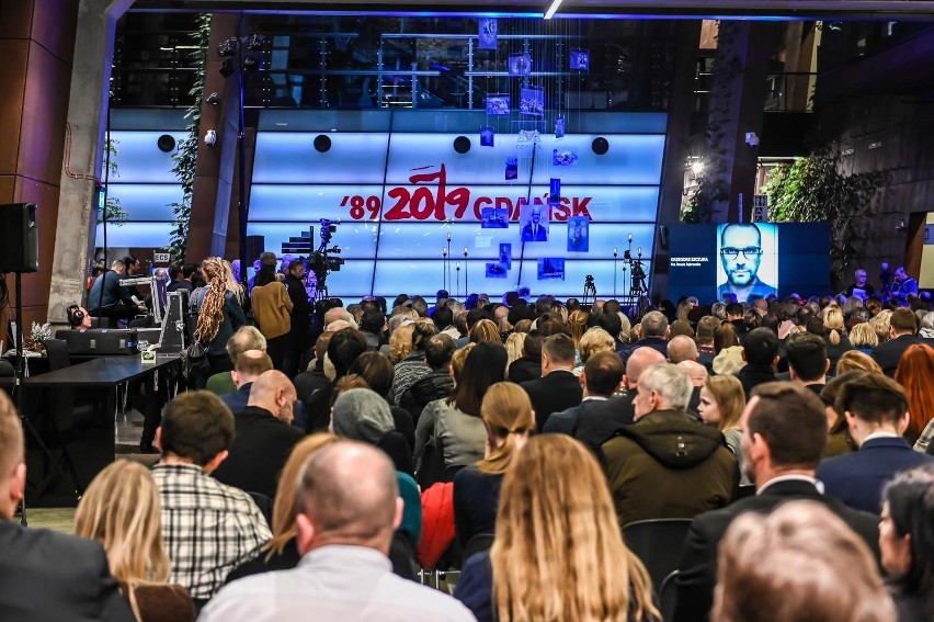 Premiera książki "Śmierć prezydenta. Czy zmienił nas tamten styczeń?" w ECS. Opowieści bohaterów i niezwykłe zdjęcia fotoreporterów