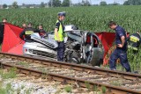 Wypadek szynobusu Wrocław - Trzebnica i samochodu. Kierowca nie żyje (ZDJĘCIA)