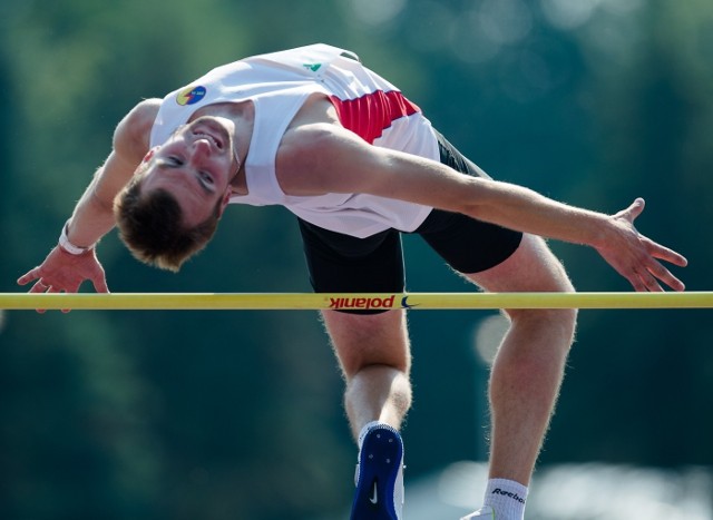 Szymon Kiecana (Agros Zamość) jest dwukrotnym mistrzem Polski seniorów w skoku wzwyż w 2013 roku (hala i stadion)