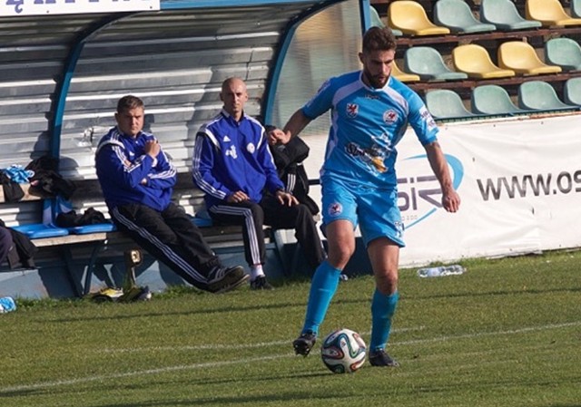Maciej Kazimierowicz kierował grą Błękitnych w środku pola.