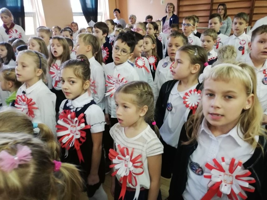 Szkoła Podstawowa nr 8 w Kielcach - Hymn dla Niepodległej