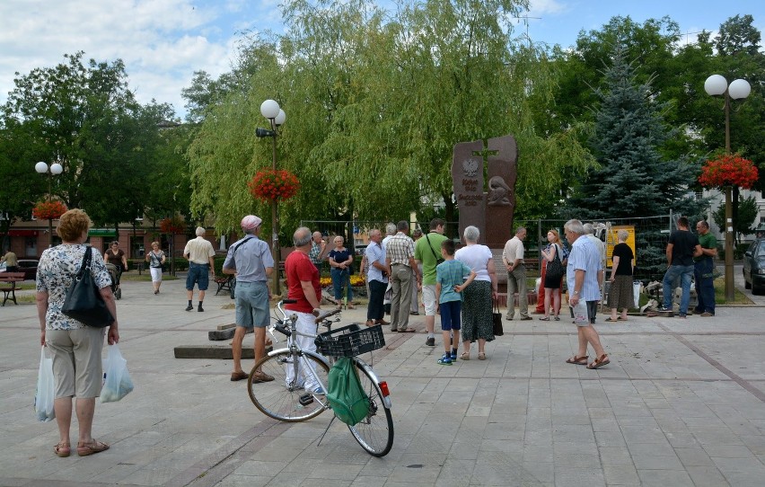 Pomnik ofiar katastrofy smoleńskiej podzielił Świdnik