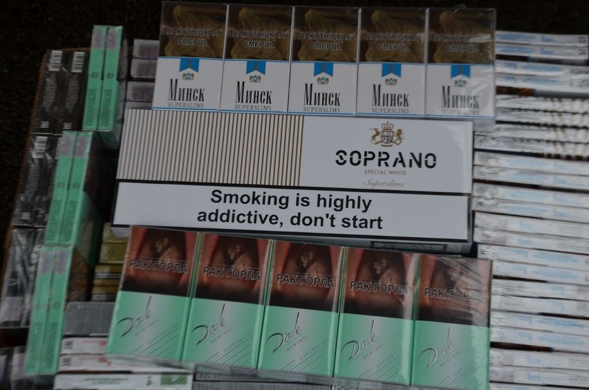 Nielegalne papierosy, którymi handlował 61-latek w Olkuszu