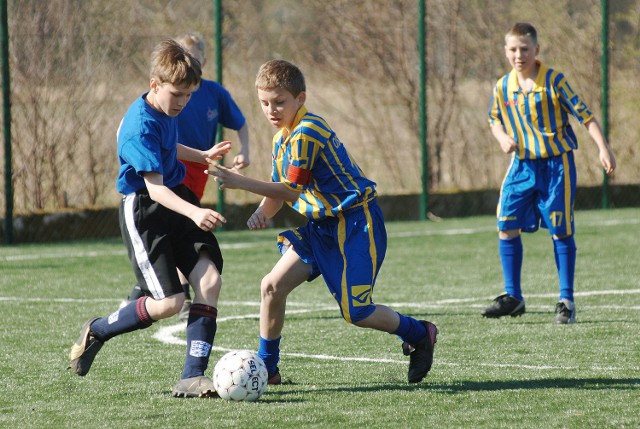 W pierwszym meczu rozegranym na nowym Orliku uczniowie ze Słupska wygrali z reprezentacją OSiR Darłowo 5:3.