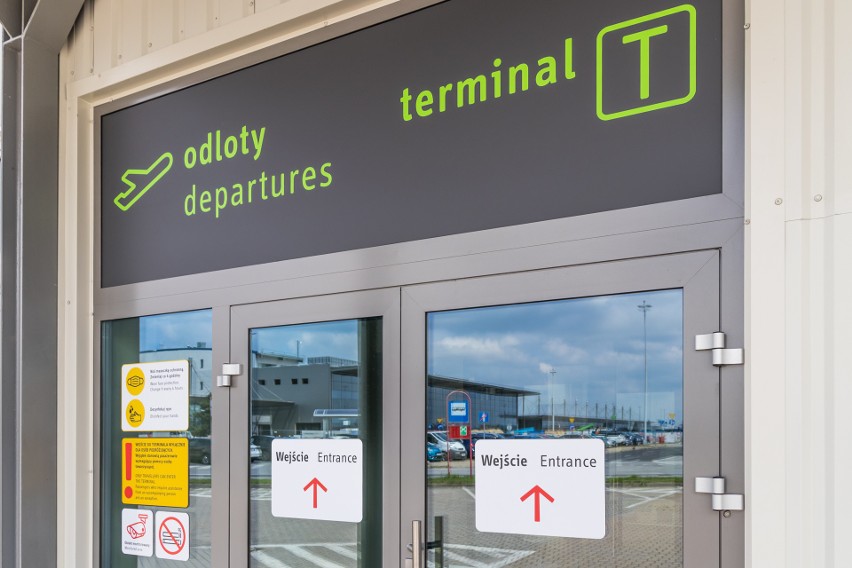Tymczasowy terminal T w Pyrzowicach powstał w lipcu 2020....