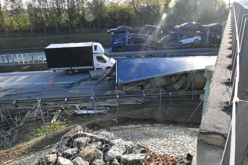 Wypadek ciężarówki na autostradzie A4 5.11.20202