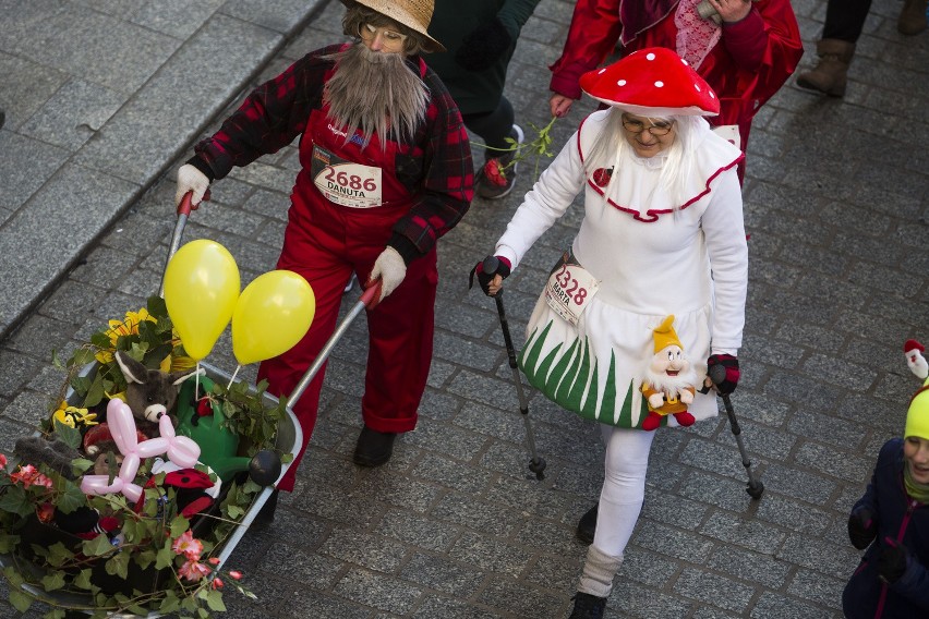 Bieg Sylwestrowy 2016 w Krakowie. Zobacz najciekawsze stroje...