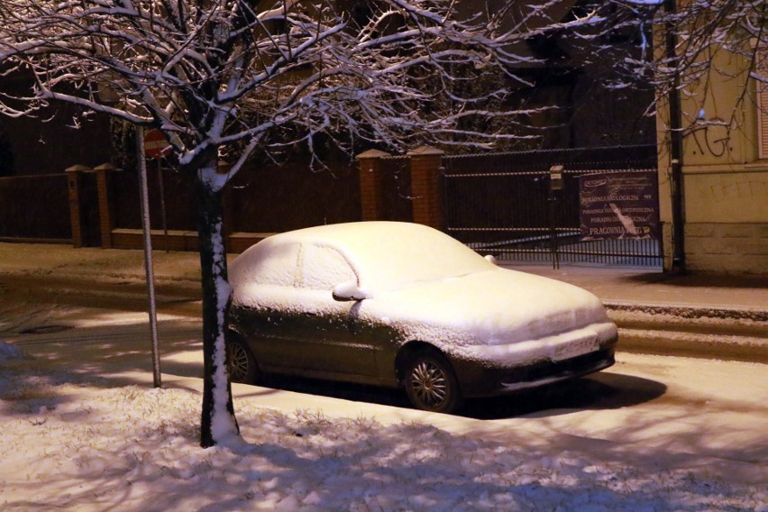Zimowa noc na ulicach Nowego Sącza [ZDJĘCIA]