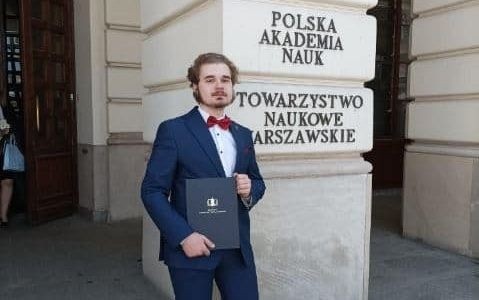 Filip Żmigrodzki z I Liceum Ogólnokształcącego imienia generała Władysława Sikorskiego we Włoszczowie został laureatem LIII Olimpiady Literatury i Języka Polskiego.