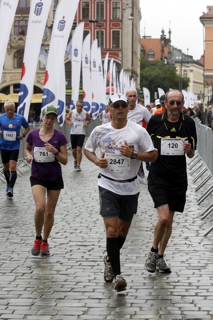 Maraton Wrocław - ZDJĘCIA - zawodnicy z numerami 1 - 200