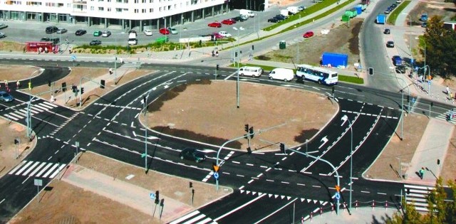 ZNP zaproponowało miastu, by nowo wybudowane rondo na skrzyżowaniu ulic Wierzbowej, Święto-krzyskiej i Antoniukowskiej dostało nazwę Tajnej Organizacji Nauczycielskiej. 