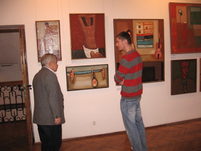 Wśród eksponatów wystawy są między innymi, prace Jerzego Nowosielskiego.