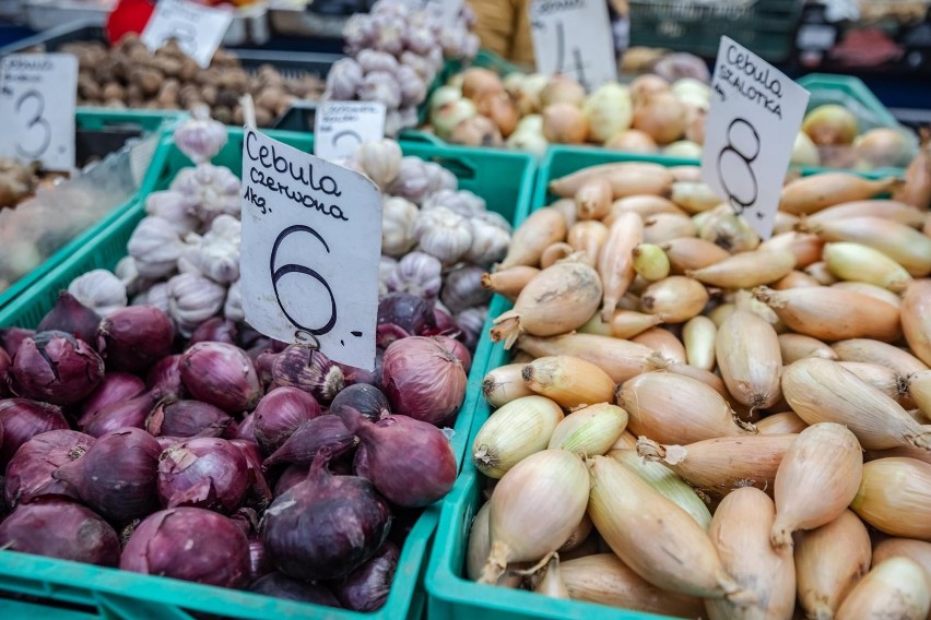 Ceny warzyw i owoców na początku września. Tyle kosztują w hurcie i na targowiskach u progu jesieni