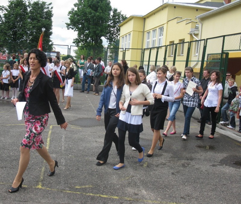 Uczniowe Szkoly Podstawowej nr. 1 w Sokólce pozegnali sie...