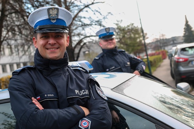 Sierżant Kamil Kurek i starszy sierżant Przemysław Doła