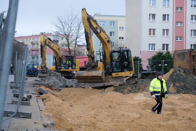 Mieszkańcy żarskiego osiedla muszą się liczyć z utrudnieniami w związku z remontem ulicy Szymanowskiego. Roboty mają sie zakończyć w maju