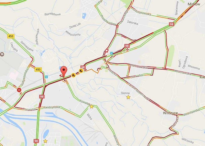 Wypadek na Krzywoustego. Zderzenie 3 aut, potężne korki [ZDJĘCIA]