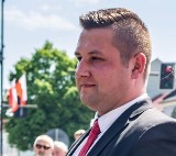 Niepołomice. Premier powołał p.o. burmistrza. Gminą zarządza 27-latek związany z PiS