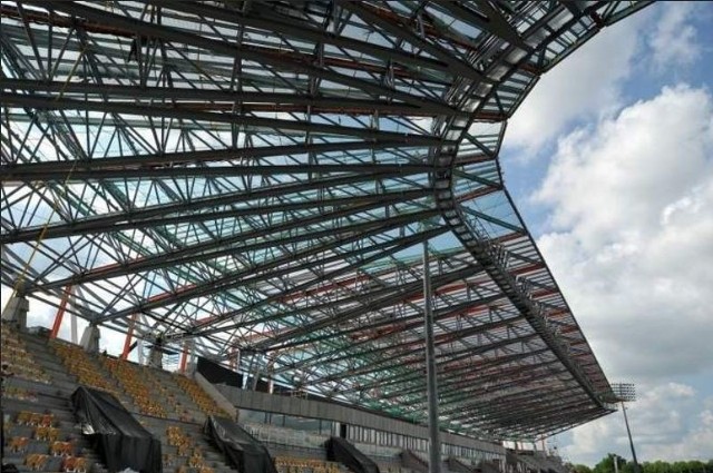 Stadion Miejski w Białymstoku potrzebuje wyświetlaczy LED. Prezydent i PiS mają różne rozwiązania