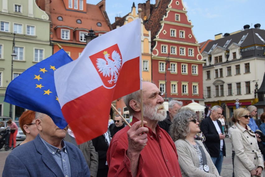 Manifestacja KOD na placu Solnym, 2 kwietnia 2017