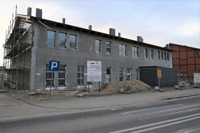 Centrum Opiekuńczo-Mieszkalne w Kępicach powstaje przy ul. Niepodległości, naprzeciw Urzędu Miejskiego.