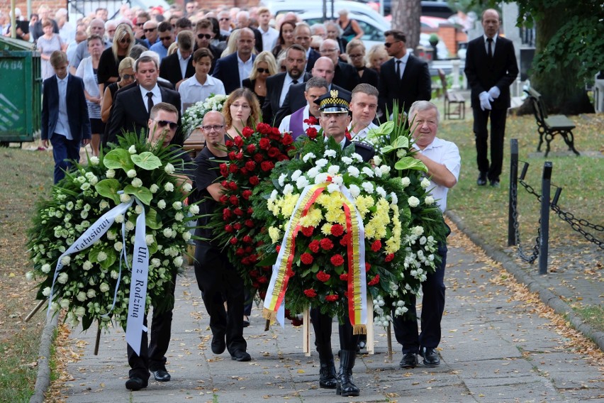 Pogrzeb Jarosława Dziemiana na cmentarzu farnym w...